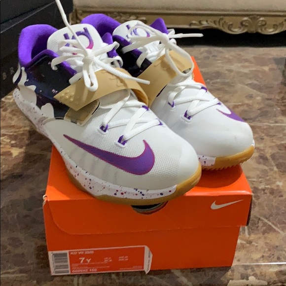 Nike Other - KD VII (GS) Size: 7Y fits a woman 8/8.5